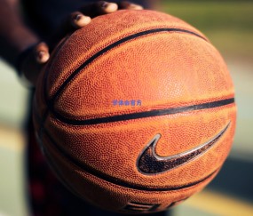 老兵不死！哈德森万分里程碑夜沦为空砍 寂寞大神成CBA悲情传奇