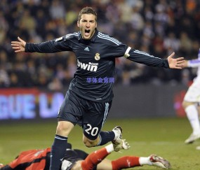 罗体曝泽林斯基冬窗或告别国米 齐沃上任未成转折点 波兰中场前途再蒙阴影