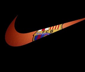 内斯塔盛赞范戴克，他是世界最佳后卫，年复一年保持巅峰水准